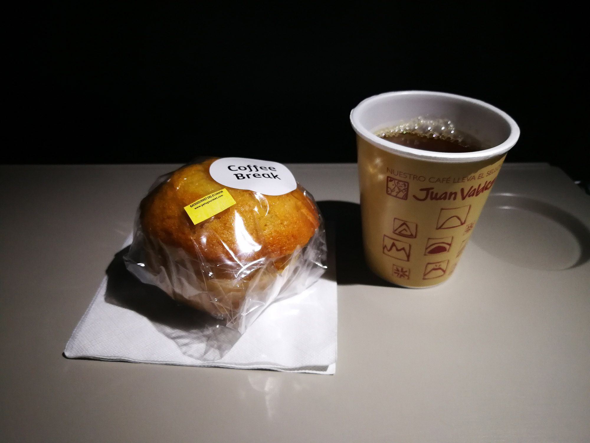 Tomar o no tomar café durante un vuelo Tomar café avión vuelos aviones agua