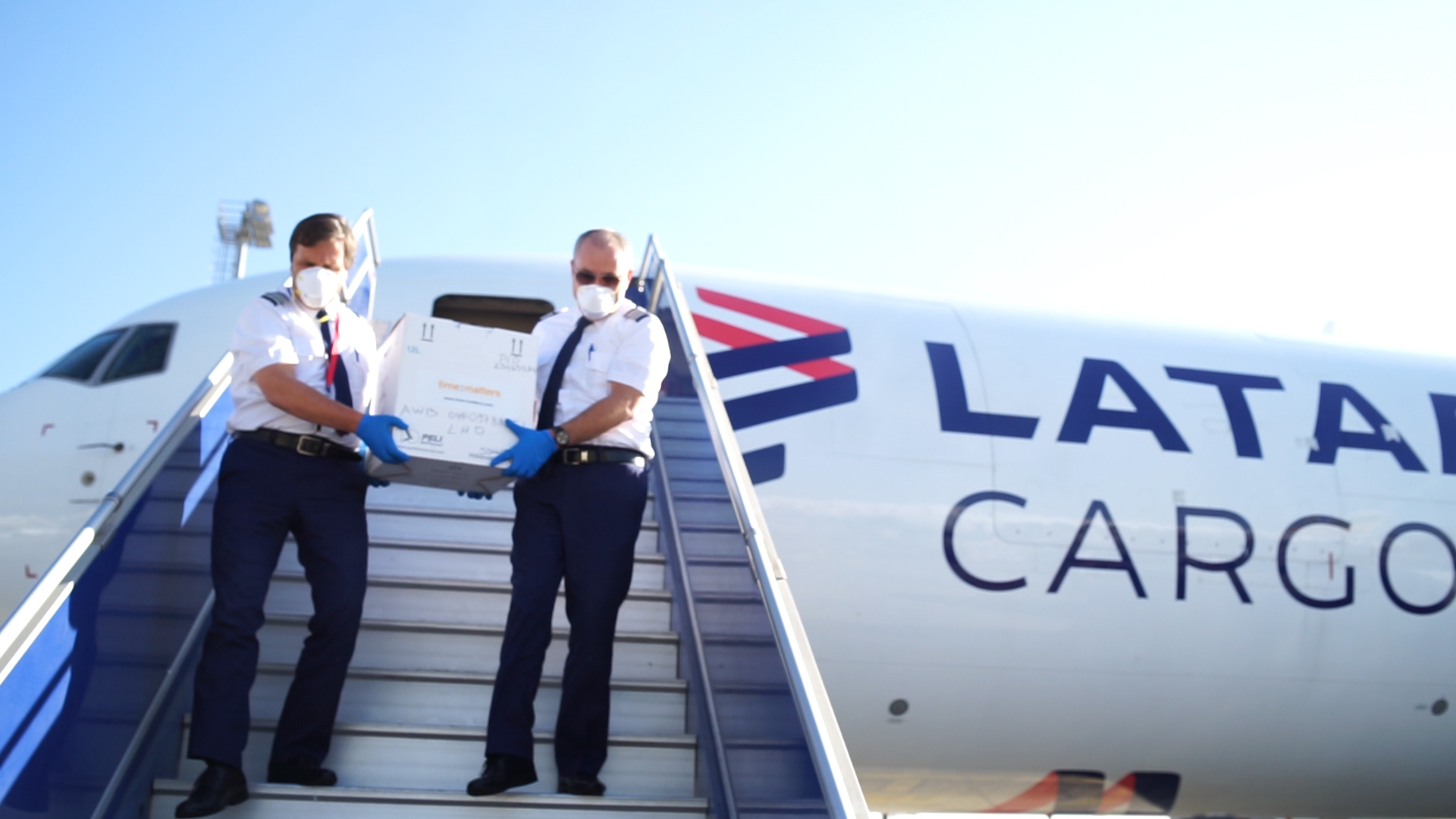 Así es el transporte de órganos por vía aérea transporte órganos vía aérea aviones vuelos carga pasajeros