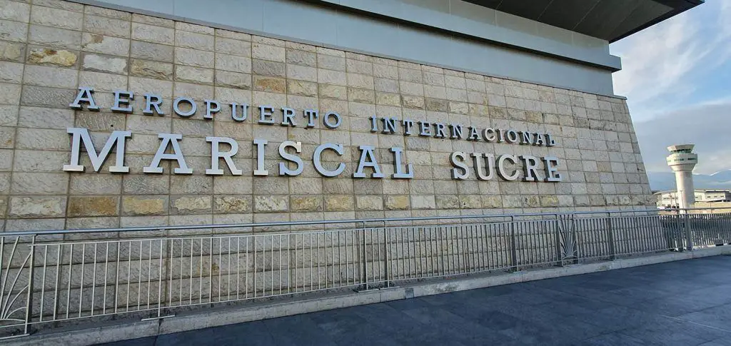 how to go return transfer transfer from to quito international airport state of exception flights state