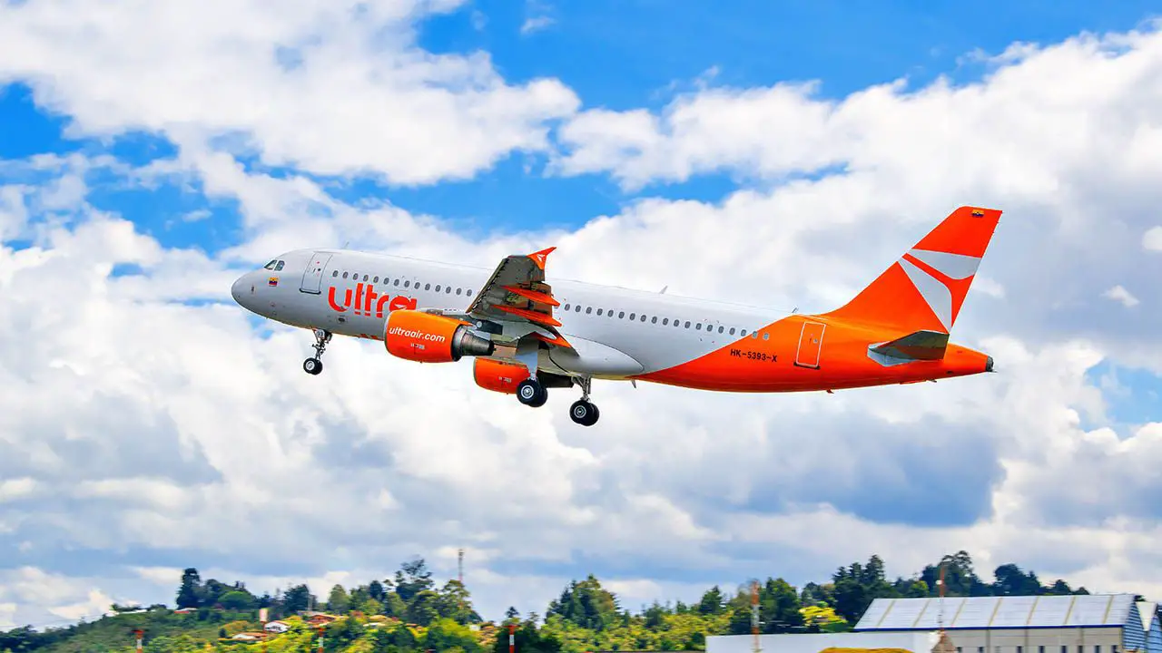 Ultra Air assina carta com JetSmart para venda da companhia aérea para Colômbia e Chile Ultra Air JetSmart anuncian compra aerolinea venta colombia chile vuelos