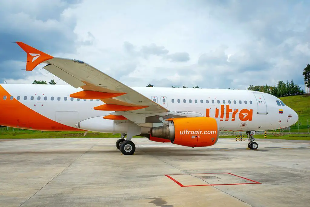 thaw airplanes de-ice winter ice cold storm snow thaw