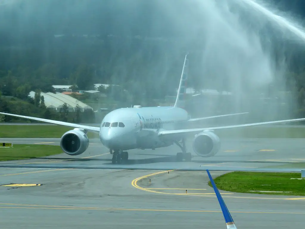 reactivación aérea ecuador un año vuelos quito guayaquil internacional