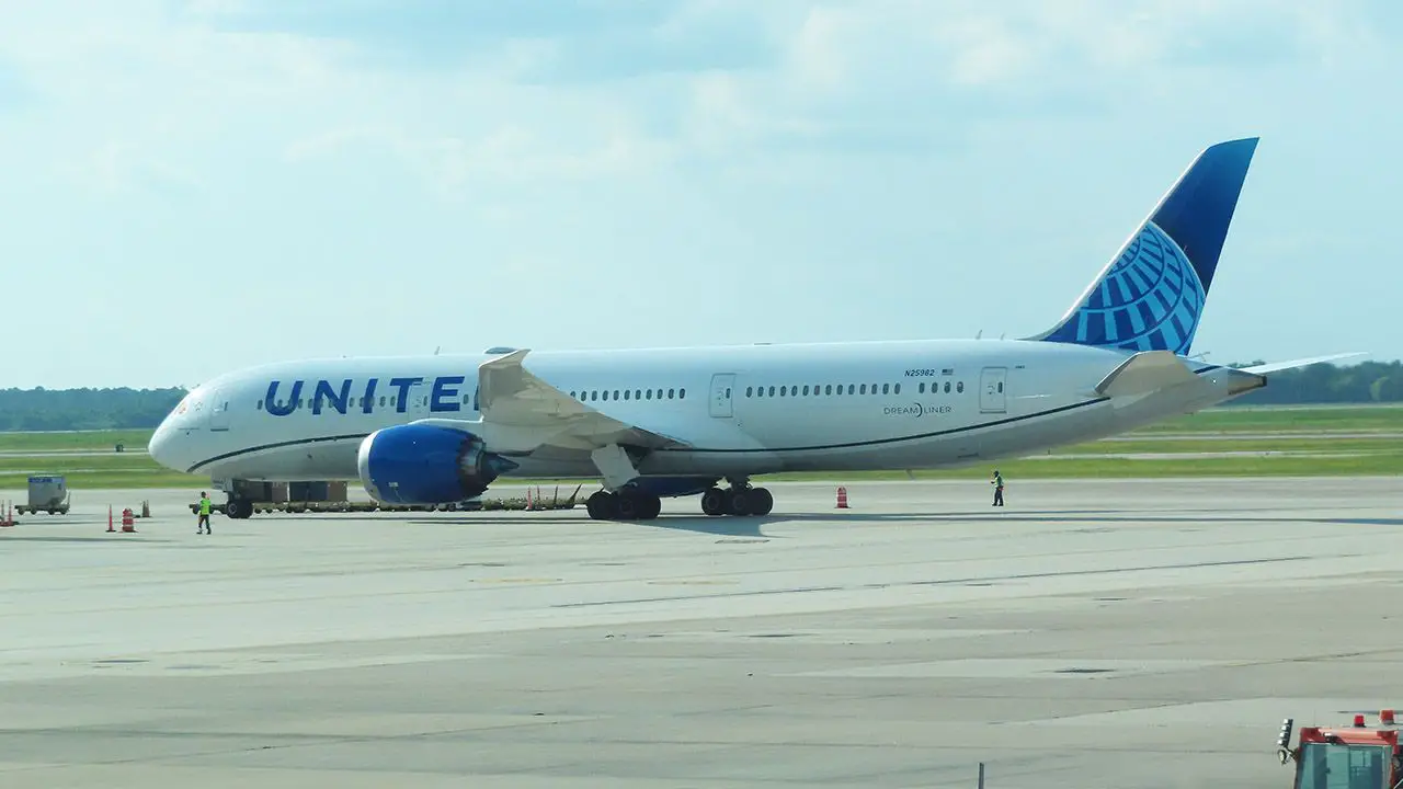 A United voará direto para mais dedesticidades no verãoes de verão united airlines rutas destinos vuelos 100 ciudades verano 2023