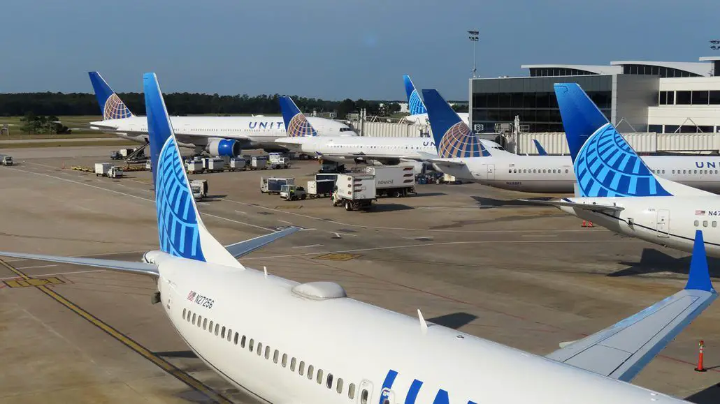 United airlines hub aerolinea vuelo vuelos ruta rutas Houston Texas conexion conexiones Bush airport