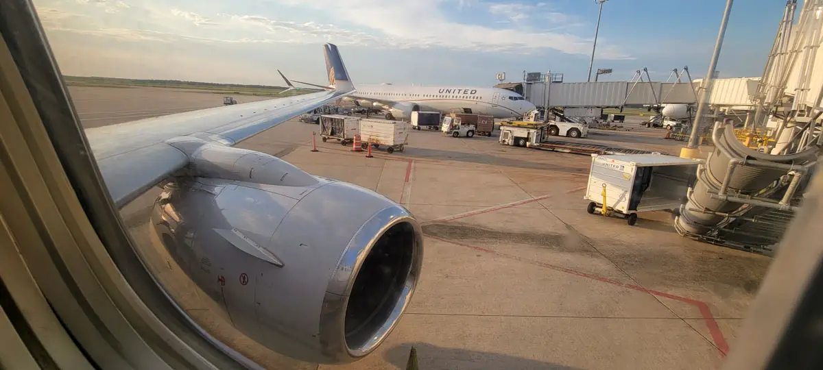 reporte vuelo united airlines houston quito aeropuerto