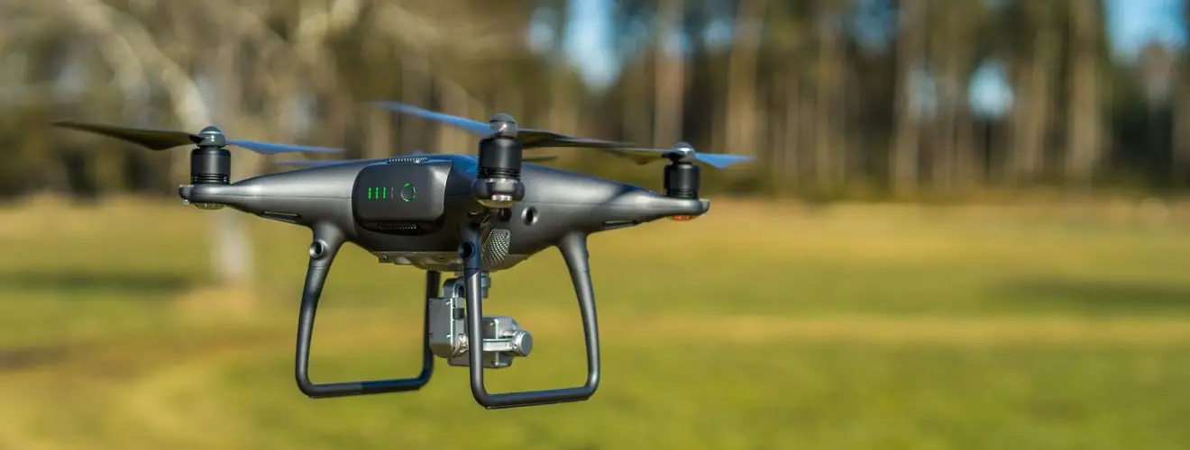 Wie man eine Drohne in Ecuador bedient oder fliegt?