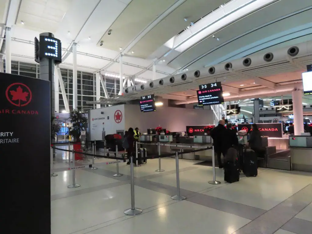 air canada rouge quito toronto