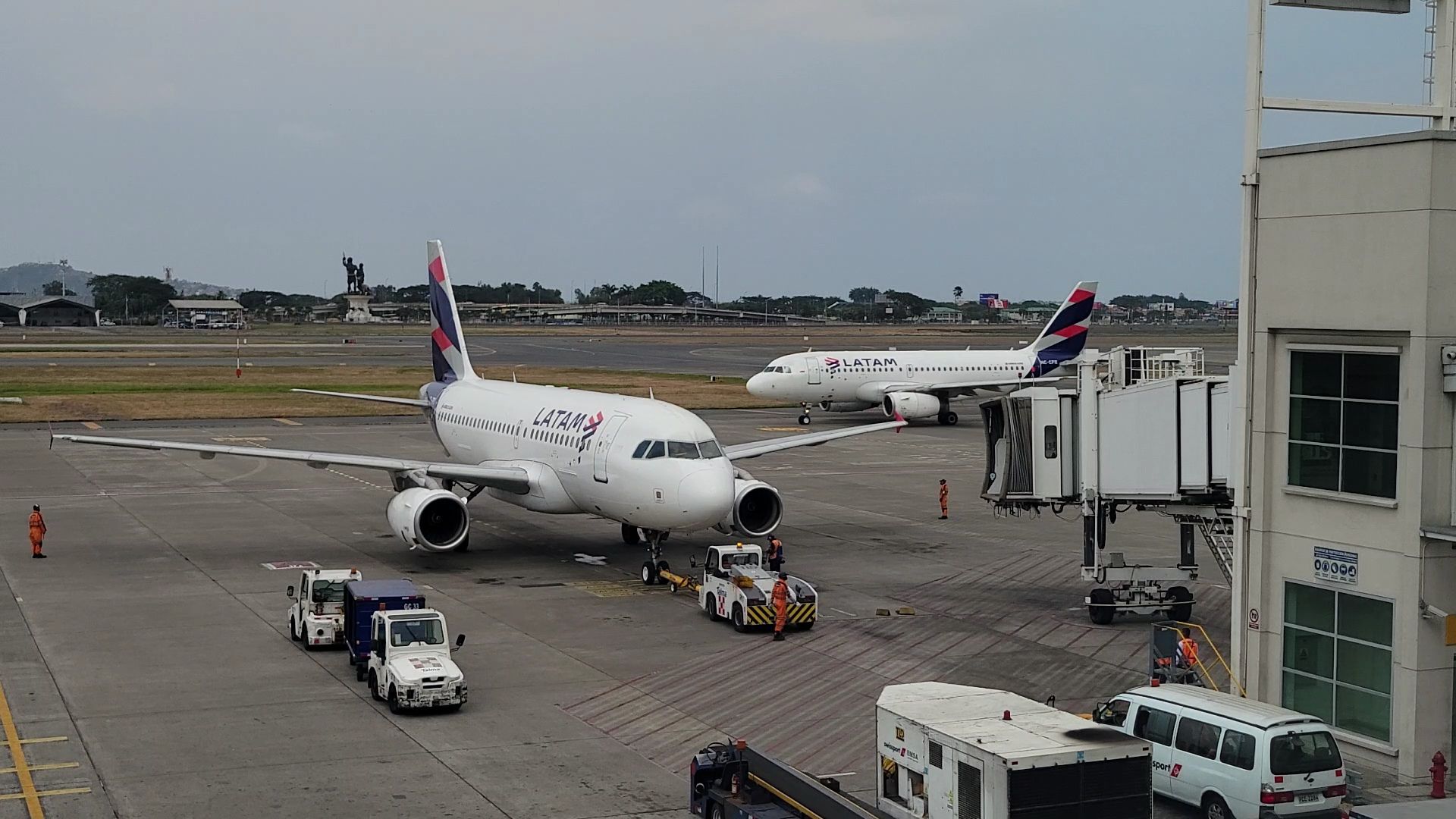 Como é voar com milhas de resgate pass milhas programas de fidelidade canje millas vuelo viajar vuelos latam pass milles programas fidelizacion