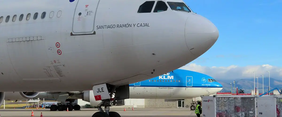internationale flüge ecuador routen vereinigte staaten spanien holland mexiko panama